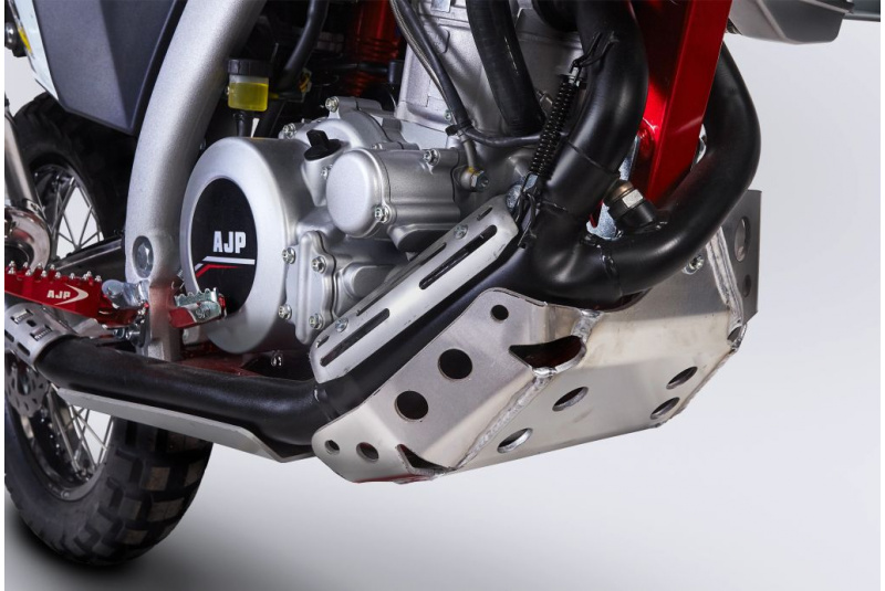 Motocykle AJP / AJP PR7 650 - foto Motocykle AJP / AJP PR7 650 - foto