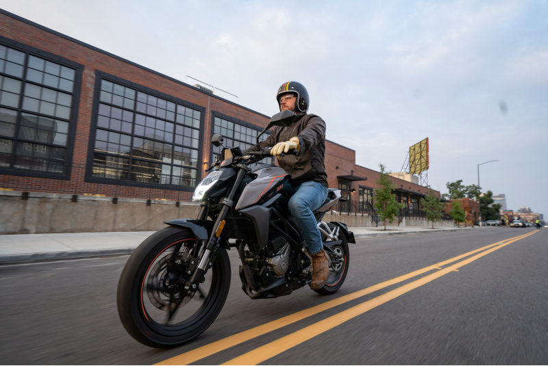 CF MOTO / CFMOTO 300NK - foto