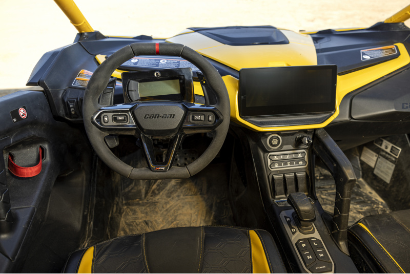 UTV & SSV CAN-AM / MAVERICK R X RS 999T DCT SAS - foto UTV & SSV CAN-AM / MAVERICK R X RS 999T DCT SAS - foto