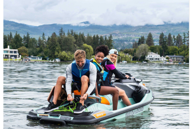 SEA-DOO VODNÉ ŠPORTY / SEA-DOO WAKE PRO 230 2024 - foto SEA-DOO VODNÉ ŠPORTY / SEA-DOO WAKE PRO 230 2024 - foto