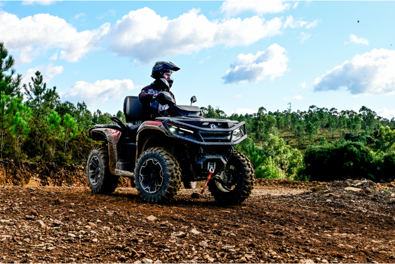 CAN-AM / CAN-AM OUTLANDER MAX XT 850 T ABS - foto CAN-AM / CAN-AM OUTLANDER MAX XT 850 T ABS - foto