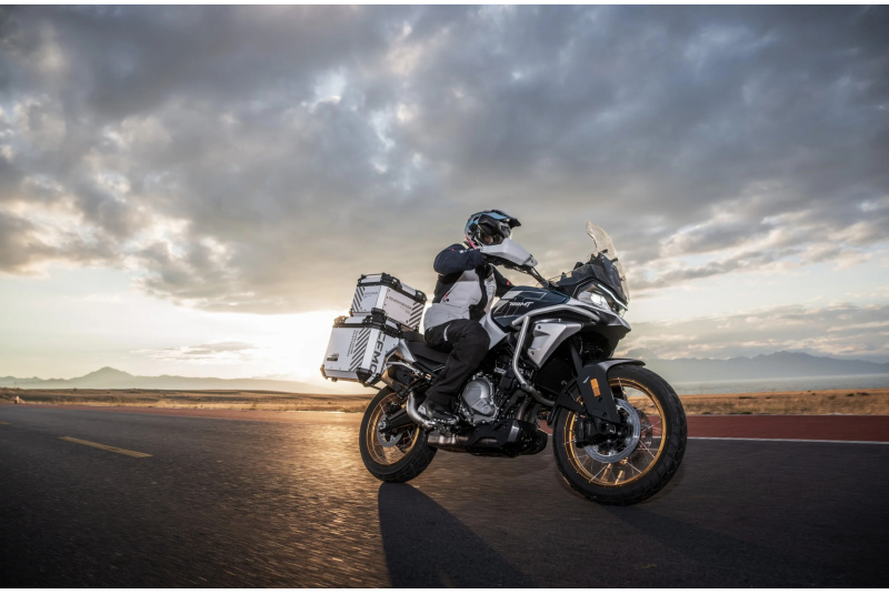 CF MOTO / CFMOTO 700MT Adventure - foto CF MOTO / CFMOTO 700MT Adventure - foto