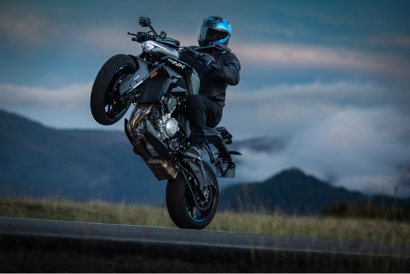 CF MOTO / CFMOTO 675NK - foto CF MOTO / CFMOTO 675NK - foto