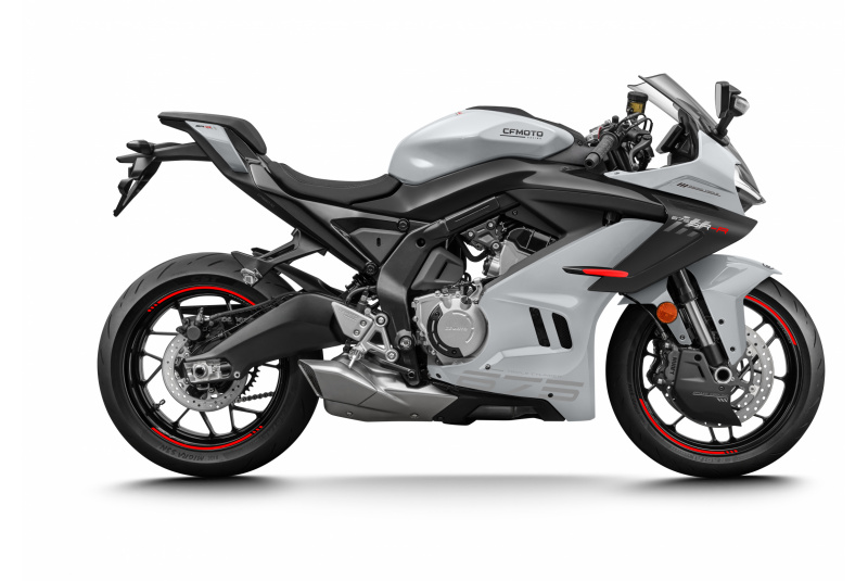 CF MOTO / CFMOTO 675SR-R - foto CF MOTO / CFMOTO 675SR-R - foto