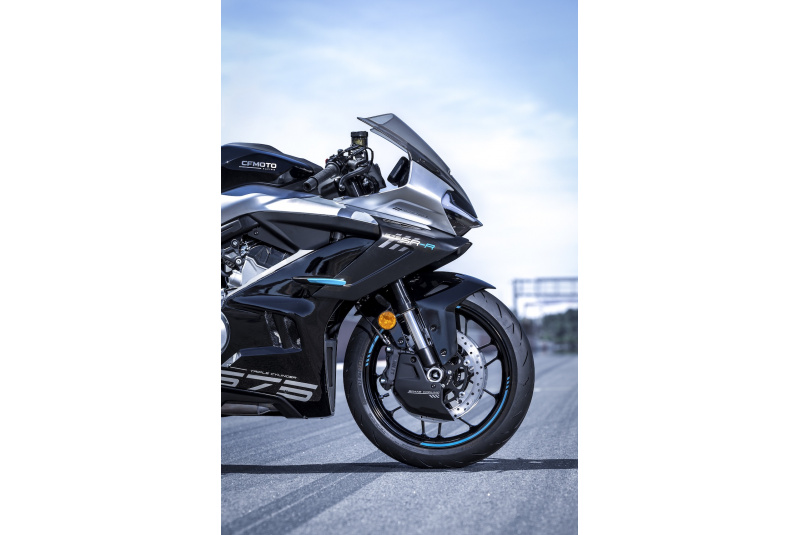 CF MOTO / CFMOTO 675SR-R - foto CF MOTO / CFMOTO 675SR-R - foto