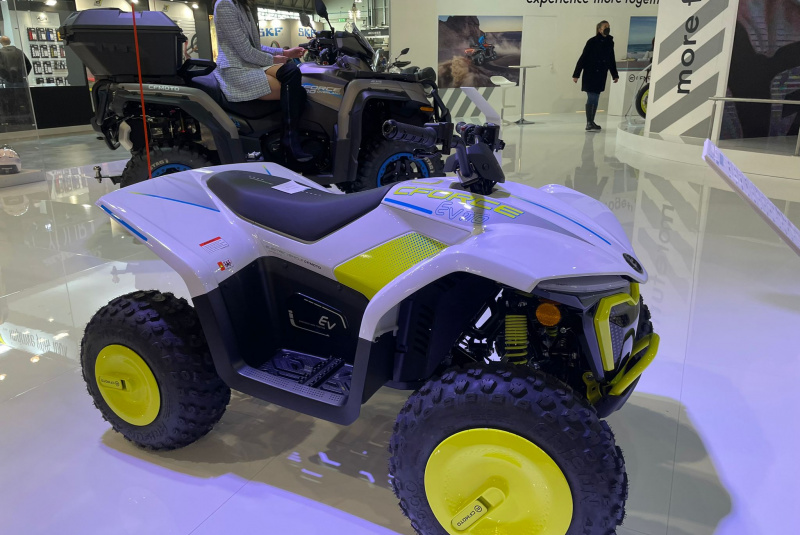 Položky / CFMOTO EV 110 - elektrická radosť pre mládež vo futuristickom dizajne - foto