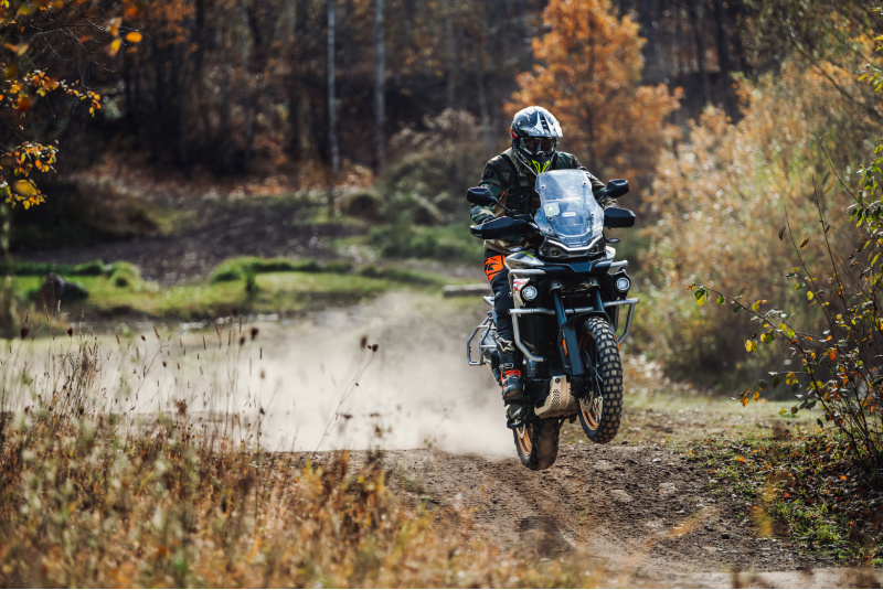 CF MOTO / CFMOTO 800MT Touring - foto CF MOTO / CFMOTO 800MT Touring - foto