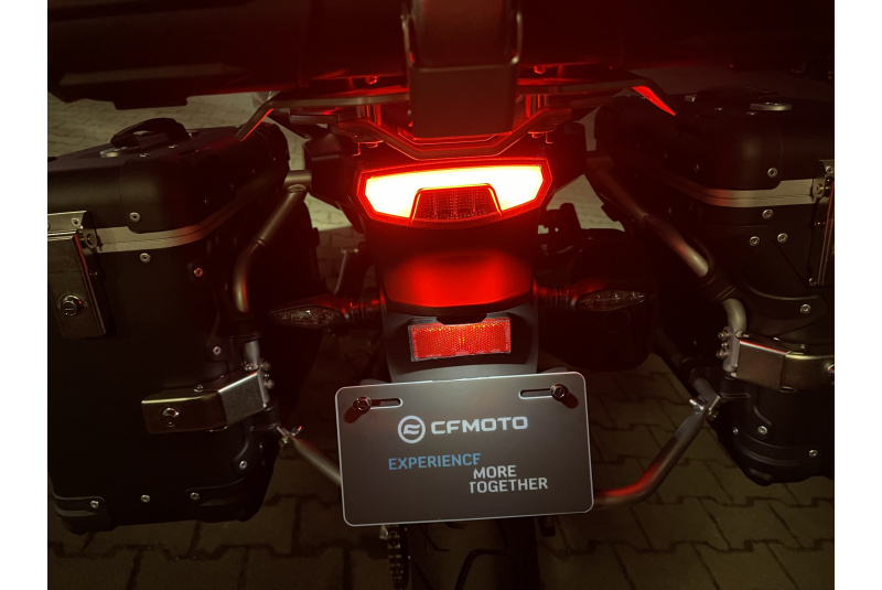 CF MOTO / CFMOTO 800MT Touring - foto CF MOTO / CFMOTO 800MT Touring - foto