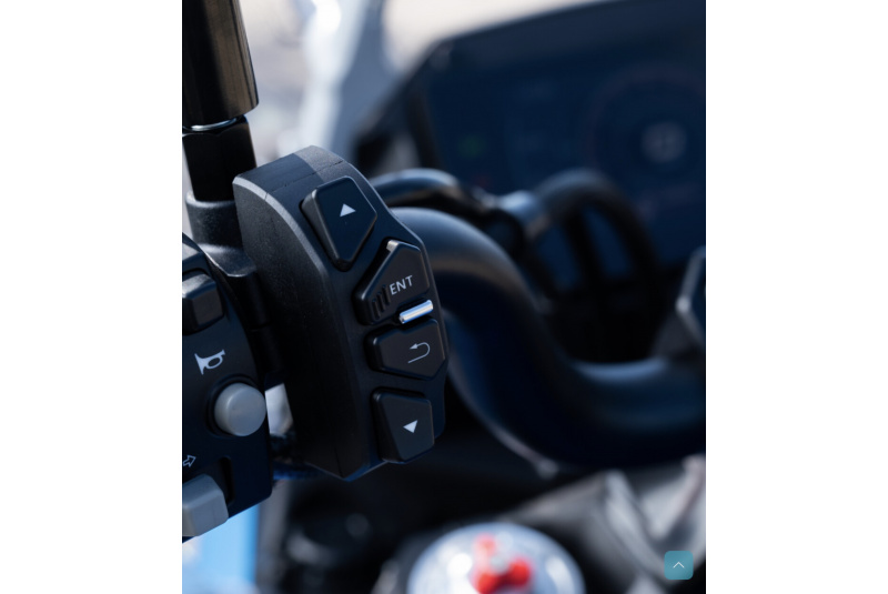 CF MOTO / CFMOTO 650MT Premium - foto CF MOTO / CFMOTO 650MT Premium - foto