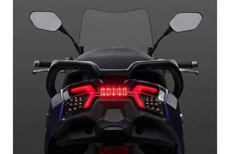 Motocykle SYM / MAXSYM 400i ABS TCS (R3) - foto Motocykle SYM / MAXSYM 400i ABS TCS (R3) - foto