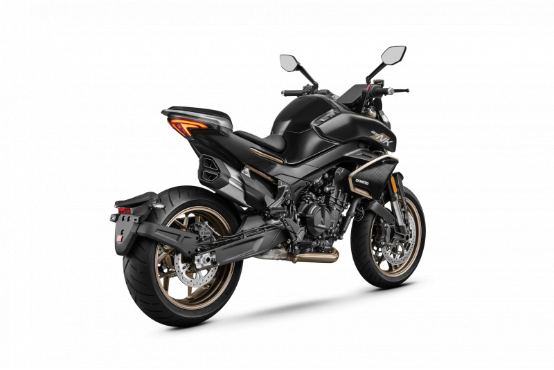 CF MOTO / CFMOTO 800NK Advanced - foto CF MOTO / CFMOTO 800NK Advanced - foto